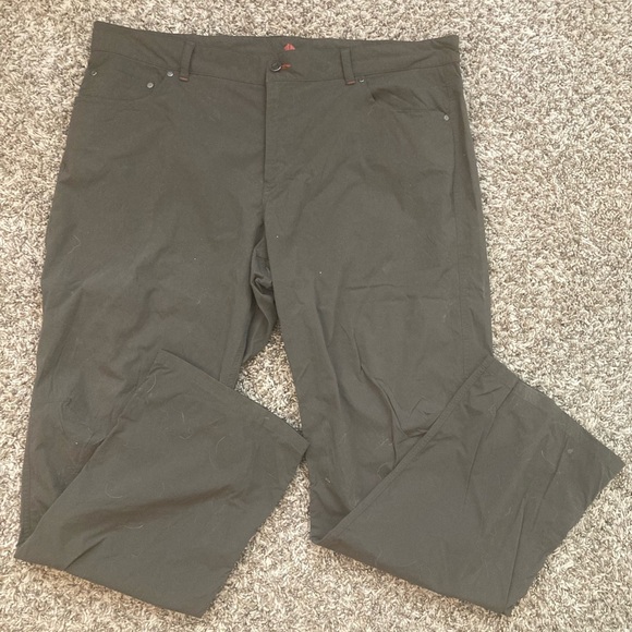 LL Bean Hiking Pants ✨2 for 10✨ - Picture 1 of 3